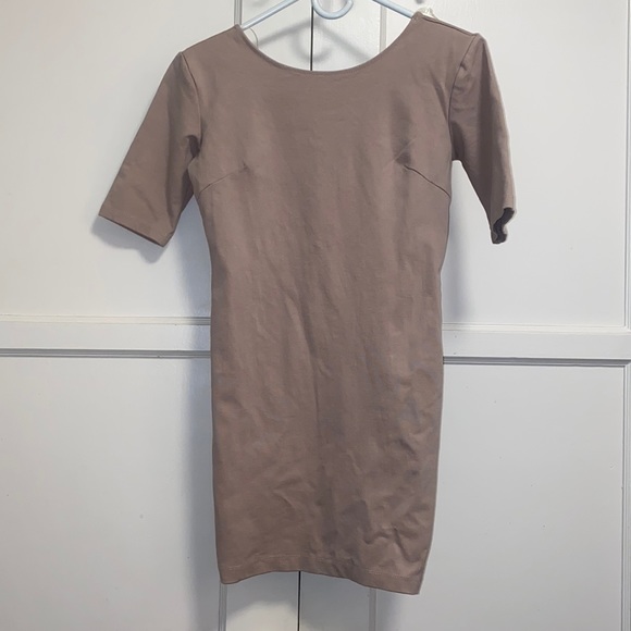 LuLu’s Large Tan Short Sleeve Open Back Midi Dress - Picture 1 of 10